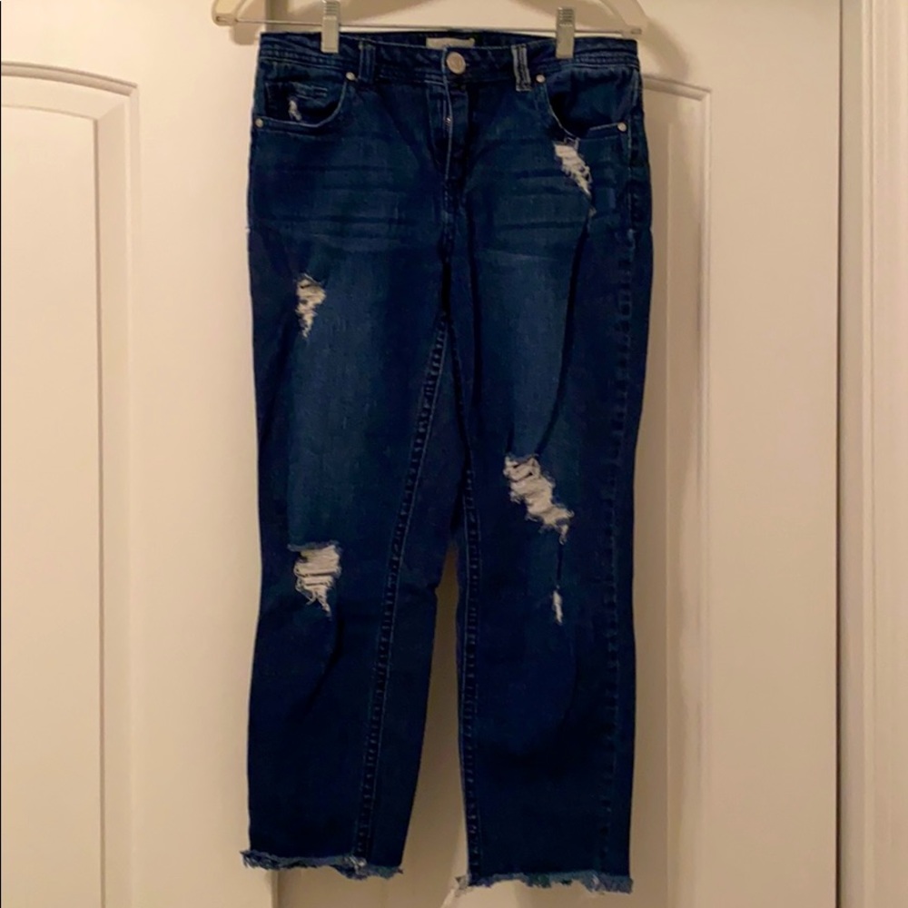 Women’s Capri distressed jeans